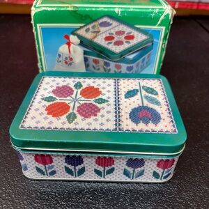 Vintage friendship note tin